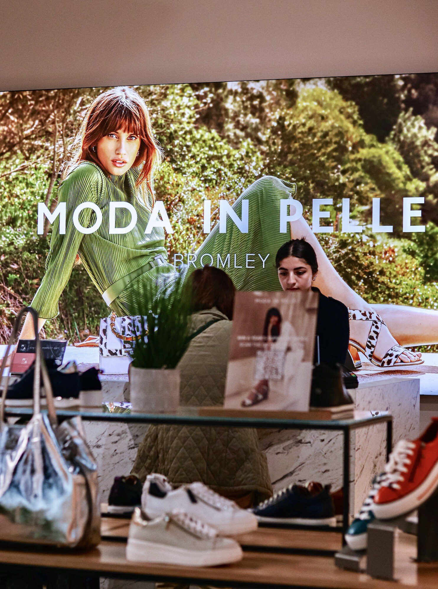 Step into Style: Moda In Pelle - The Glades